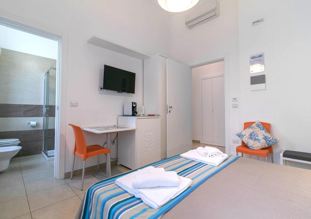 Fronte Mare Rooms By Salentolimit Porto Cesareo Bagian luar foto